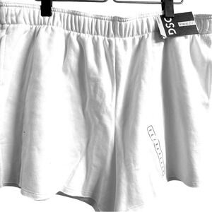 NWT DSG Everyday Fleece Shorts Women's 2XL White Athletic Lounge Sweat Shorts